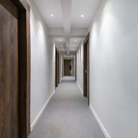 אחמדאבאד Oyo Hotel Shree Niwas מראה חיצוני תמונה